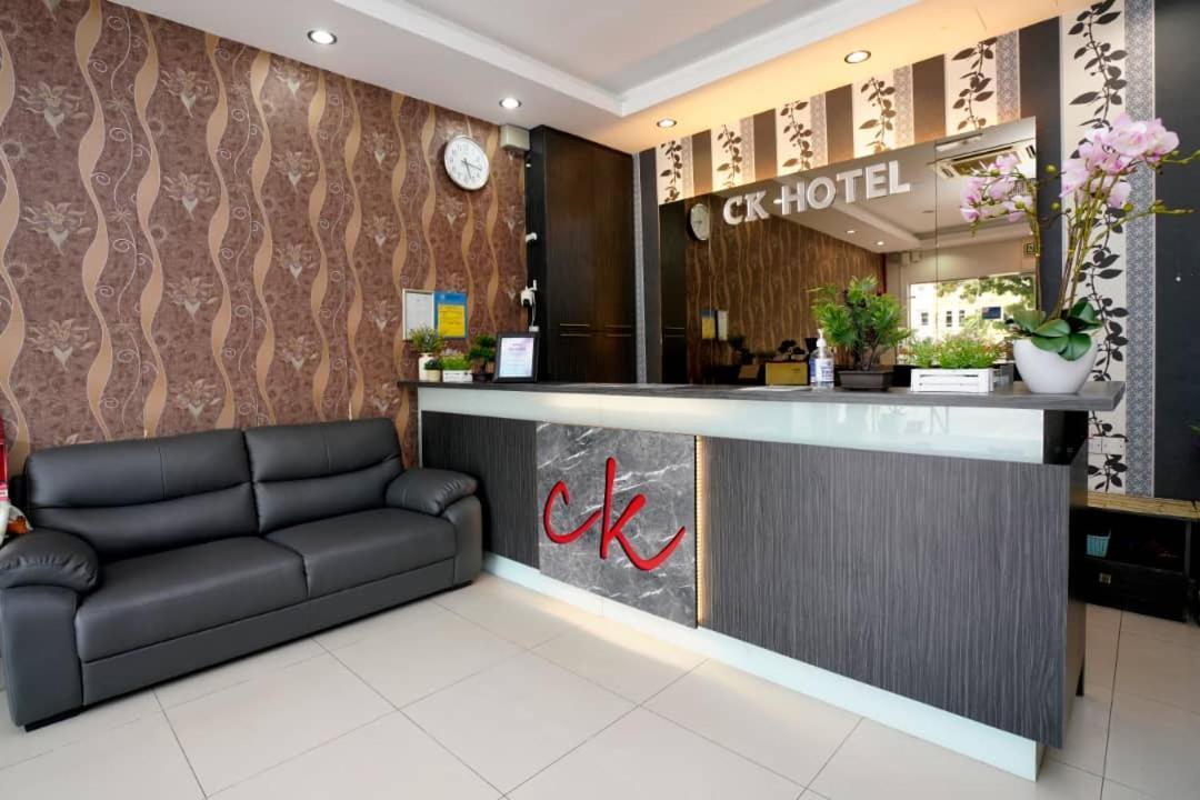 CK Hotel Lumut Buitenkant foto